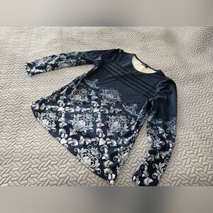 OFEEFAN Navy Floral Long Sleeve Large dressy casual Tunic length Blouse NWOT